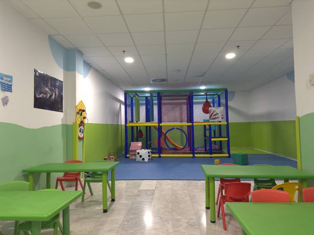 Zona infantil Holiday Village  Benalmádena